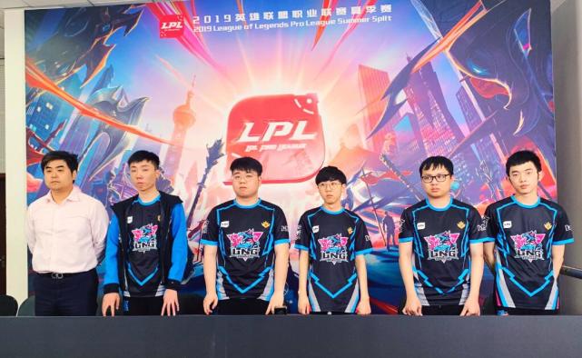 守方面无可 守方面无可